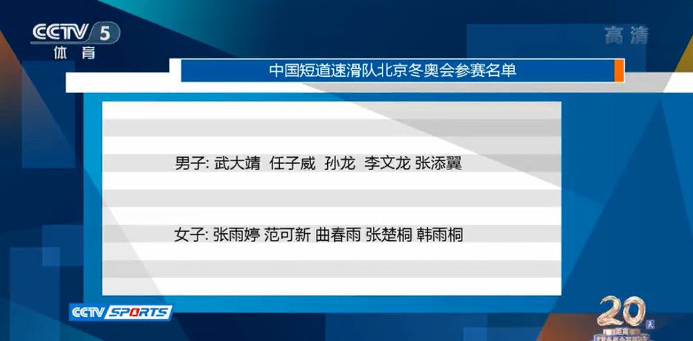 《黑衣女人》是经典可骇故事，曾被屡次搬上银幕，它的最年夜特点是对细节的不厌其烦的描述，从通俗物件中透视其环绕纠缠的可骇魂灵，直刺不雅众的心理防地。